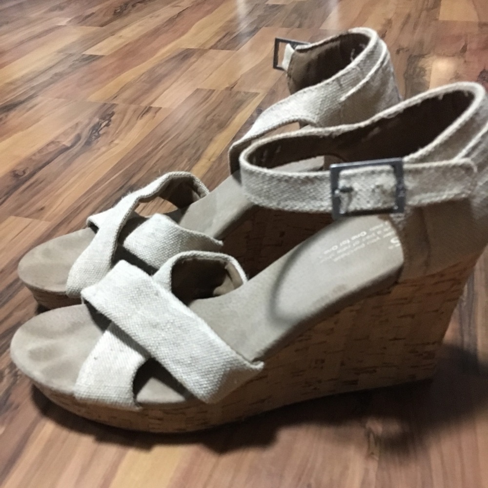 TOMS Canvas Wedge